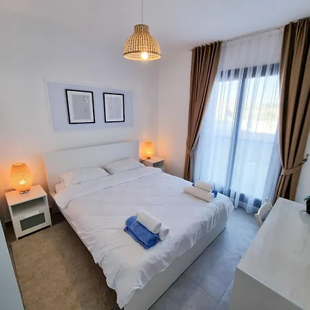 Apartment Beachwave Blue Larnaca